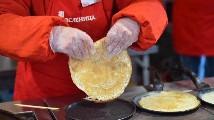 Гостей фестиваля "Московская Масленица" до 14:00 угостят бесплатными блинами Гостей фестиваля "Московская Масленица" до 14:00 угостят бесплатными блинами