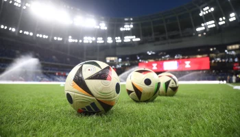 Бросали рыбные котлеты: матч чемпионата Норвегии отменили из-за протестов фанатов