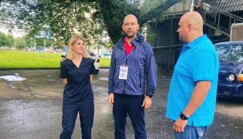 Максим Руднев взял под контроль решение вопроса запаркованности возле клиники в Люблино