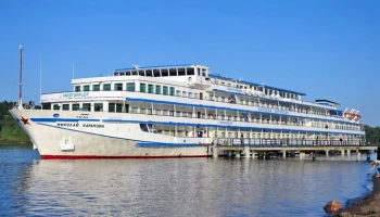 ТАСС: свыше 30 человек отравились на туристическом теплоходе в Москве