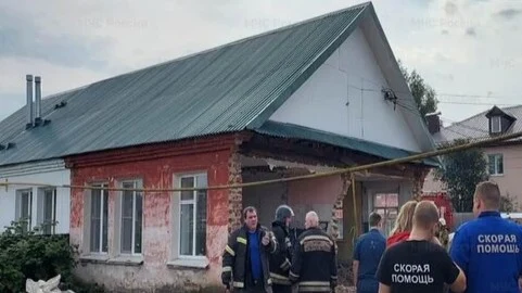 Стена жилого дома обрушилась в нижегородском Первомайском, один человек погиб Стена жилого дома обрушилась в нижегородском Первомайском, один человек погиб