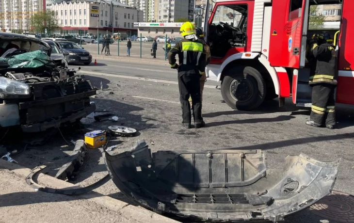 Крупное ДТП с участием нескольких автомобилей случилось в Митине Крупное ДТП с участием нескольких автомобилей случилось в Митине