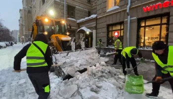 Около 145 тысяч человек ликвидируют последствия снегопада в Москве Около 145 тысяч человек ликвидируют последствия снегопада в Москве
