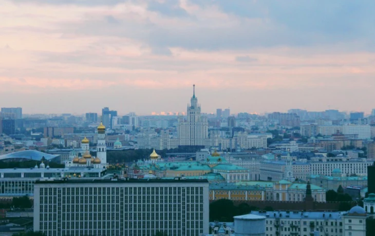 Ветер принес в Москву песок из пустыни Сахара, окрасив небо в необычные оттенки Ветер принес в Москву песок из пустыни Сахара, окрасив небо в необычные оттенки