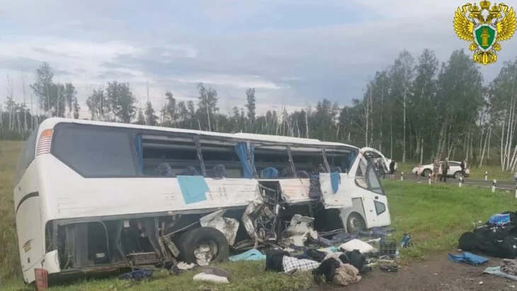 Автобус с футболистами попал в ДТП в Омской области