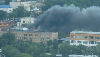 600 человек эвакуировались из горящего хостела на востоке Москвы
