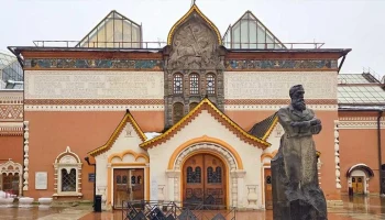 В Москве восстановят резные двери главного здания Третьяковской галереи В Москве восстановят резные двери главного здания Третьяковской галереи