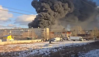 Крупный пожар на заводе по производству полистирола вспыхнул в Екатеринбурге