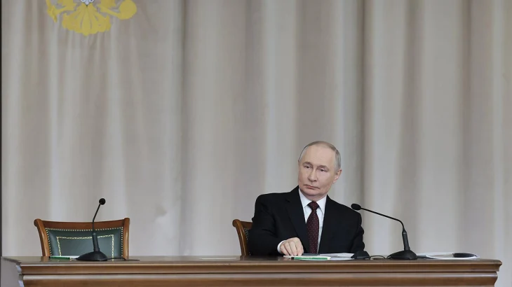 Путин: Не все вопросы с топливом решены, но Мишустин держит ситуацию на контроле Путин: Не все вопросы с топливом решены, но Мишустин держит ситуацию на контроле
