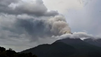 Detik: извержение вулкана Левотоби в Индонезии привело к гибели 10 человек