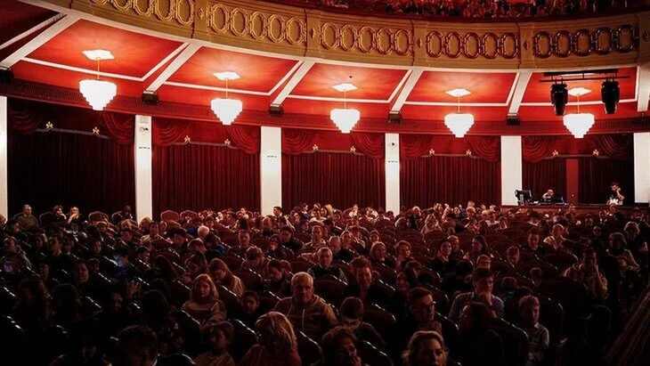 Режиссер Петр Орлов назначен новым худруком Театра-студии имени Шиловского Режиссер Петр Орлов назначен новым худруком Театра-студии имени Шиловского