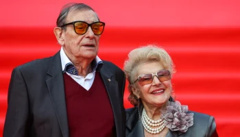 Артистка Дружинина опровергла слухи о госпитализации мужа