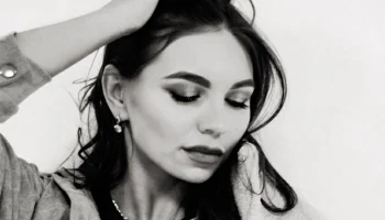 Фитнес-блогер Анна Лопатина, известная как АняПрокачай, погибла в ДТП в Кемерове