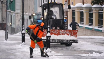 Более 165 тыс человек задействовали в ликвидации последствий сильного снегопада в Москве