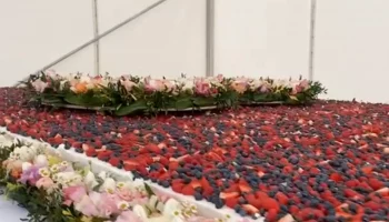 Самый большой в мире ягодный торт приготовили в Сочи к 8 Марта