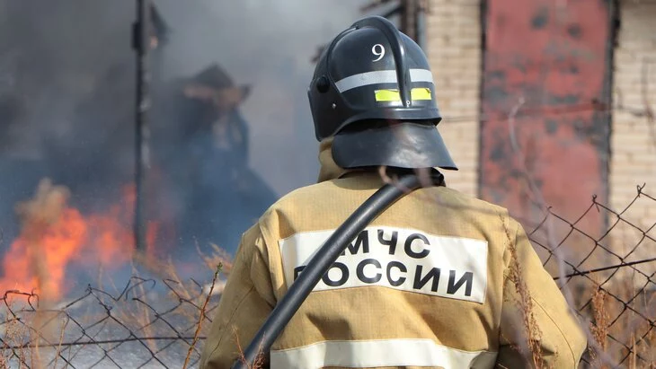 Пожар произошел на площадке хранения топлива в Белгородской области после атаки ВСУ