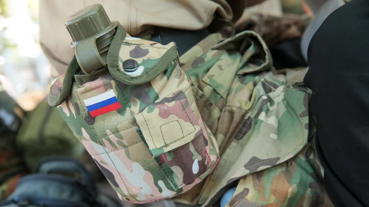 Открытка школьницы из Москвы со словом «Живи» стала талисманом для героя СВО Открытка школьницы из Москвы со словом «Живи» стала талисманом для героя СВО