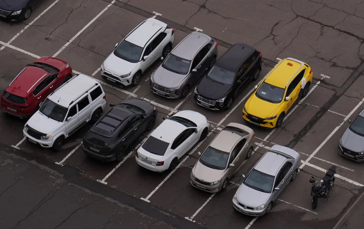 Москвичей призвали продлить абонементы на парковки со шлагбаумом на февраль Москвичей призвали продлить абонементы на парковки со шлагбаумом на февраль