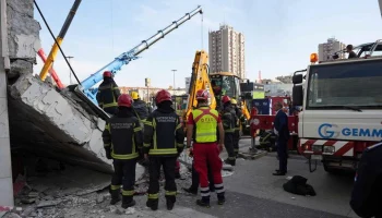 Число погибших из-за обрушения на вокзале в сербском Нови-Саде увеличилось до 16