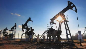 Цена нефти Brent опустилась ниже 68 долларов за баррель впервые с 11 июня