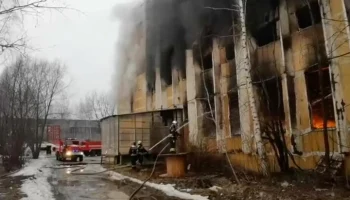 Помещение по производству и хранению пленки загорелось в подмосковных Химках