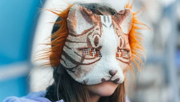 Москвичка пришла в кальянную с дочерью-квадробером на поводке