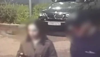 Женщина организовала &laquo;пранк&raquo; над мужчиной, чтобы он перестал общаться с ее мужем