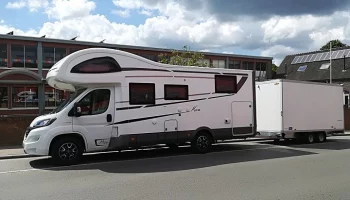 Пенсионеры из Китая проехали восемь тысяч километров ради прогулки по Москве