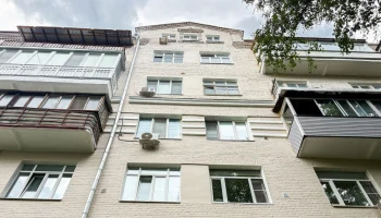 В районе Даниловский проходит капитальный ремонт жилого здания, принадлежащего ансамблю жилых домов 