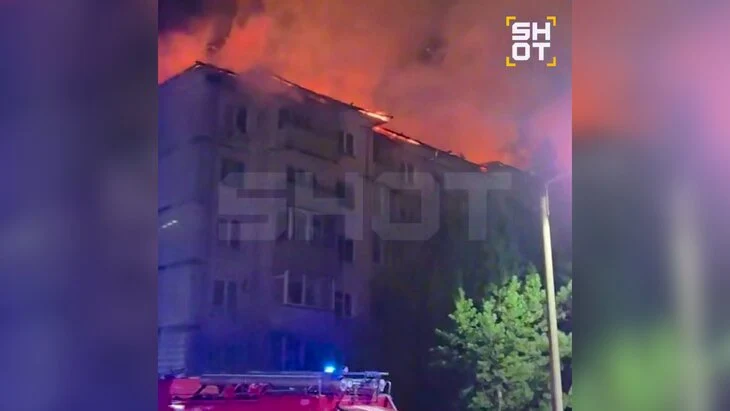 Двести человек эвакуировались из горящего дома в Красноярском крае Двести человек эвакуировались из горящего дома в Красноярском крае