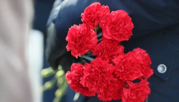 Красные гвоздики и «Ангелы Добра»: в Москве 3 сентября почтут память жертв терактов Красные гвоздики и «Ангелы Добра»: в Москве 3 сентября почтут память жертв терактов