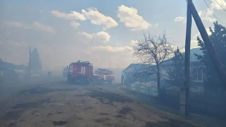 Пожар в красноярском селе Кучерово полностью потушен Пожар в красноярском селе Кучерово полностью потушен