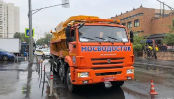 Сотни бригад Мосводостока ликвидируют последствия дождя в Москве