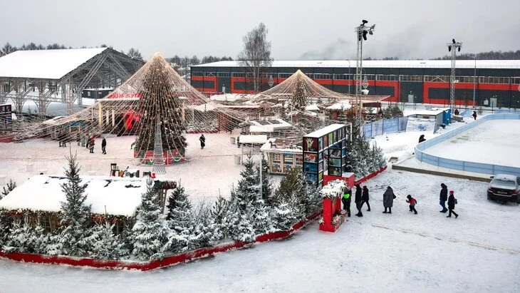 В кинопарке "Москино" открылся каток в рамках проекта "Зима в Москве"