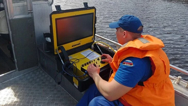 Спасатели обнаружили тело ребенка, который провалился под лед месяц назад в Ленобласти Спасатели обнаружили тело ребенка, который провалился под лед месяц назад в Ленобласти