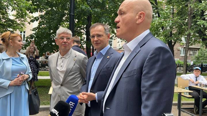 «Лето в Москве. Все на улицу!»: на Гоголевском бульваре открылся шахматный клуб