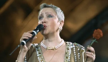 Заслуженная артистка РФ Ненашева госпитализирована из-за боли в груди