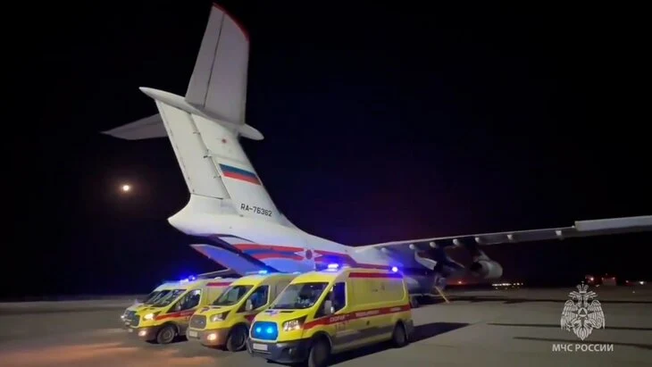 Спецборт МЧС доставил 10 пострадавших при пожаре на "Нижнекамскнефтехиме" в Москву Спецборт МЧС доставил 10 пострадавших при пожаре на "Нижнекамскнефтехиме" в Москву