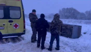 Пассажирский автобус опрокинулся в Тульской области