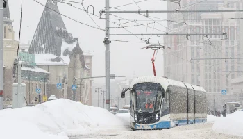 Синоптики сообщили о снежной и ветреной погоде в Москве 25 февраля