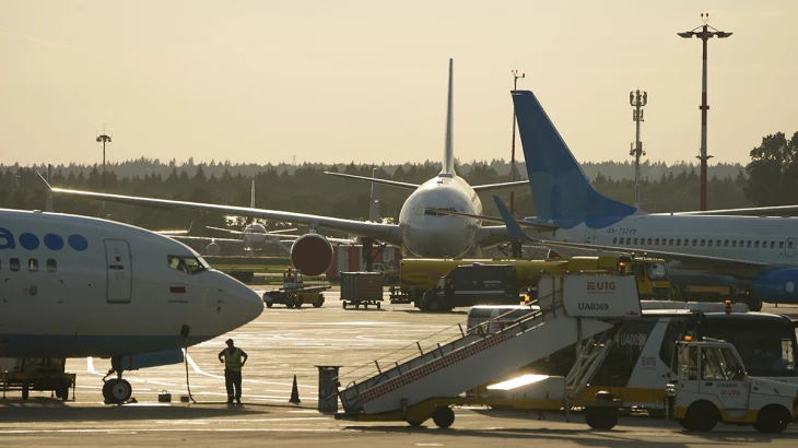 Временные ограничения ввели в аэропортах шести городов России Временные ограничения ввели в аэропортах шести городов России