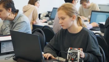 Будущее за наукой: как школьники покоряют олимпиады и создают технологии завтрашнего дня