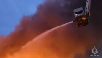 Авиацию задействовали для тушения пожара в хостеле на северо-западе Москвы