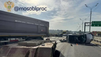 Участник ДТП на трассе М-2 "Крым" перелез на пассажирское место и спасся от удара