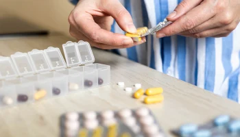 От кашля, давления и судорог: какие препараты могут быть запрещены для водителей