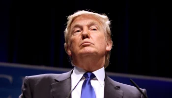 Трамп заявил, что пилоты разбившегося вертолета должны были видеть самолет