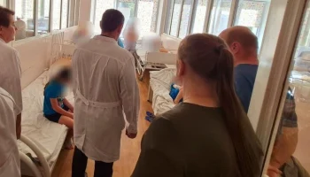 Обезьяна напала на девочку в зоопарке Саратовской области Обезьяна напала на девочку в зоопарке Саратовской области