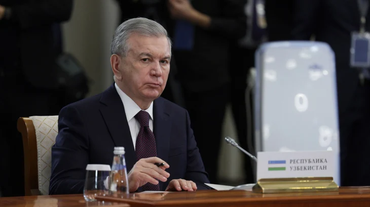 Президент Узбекистана наградил дворника, спасшего ребенка в Санкт-Петербурге Президент Узбекистана наградил дворника, спасшего ребенка в Санкт-Петербурге