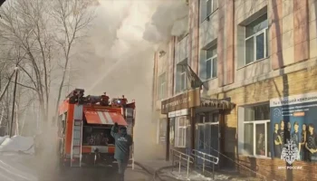 МЧС РФ опровергло локализацию пожара в колледже в Новосибирске