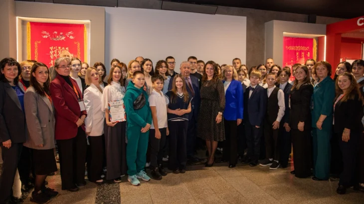 Свыше 500 московских школьников побывали на выставке «Подвиг на земле и в небе» Свыше 500 московских школьников побывали на выставке «Подвиг на земле и в небе»